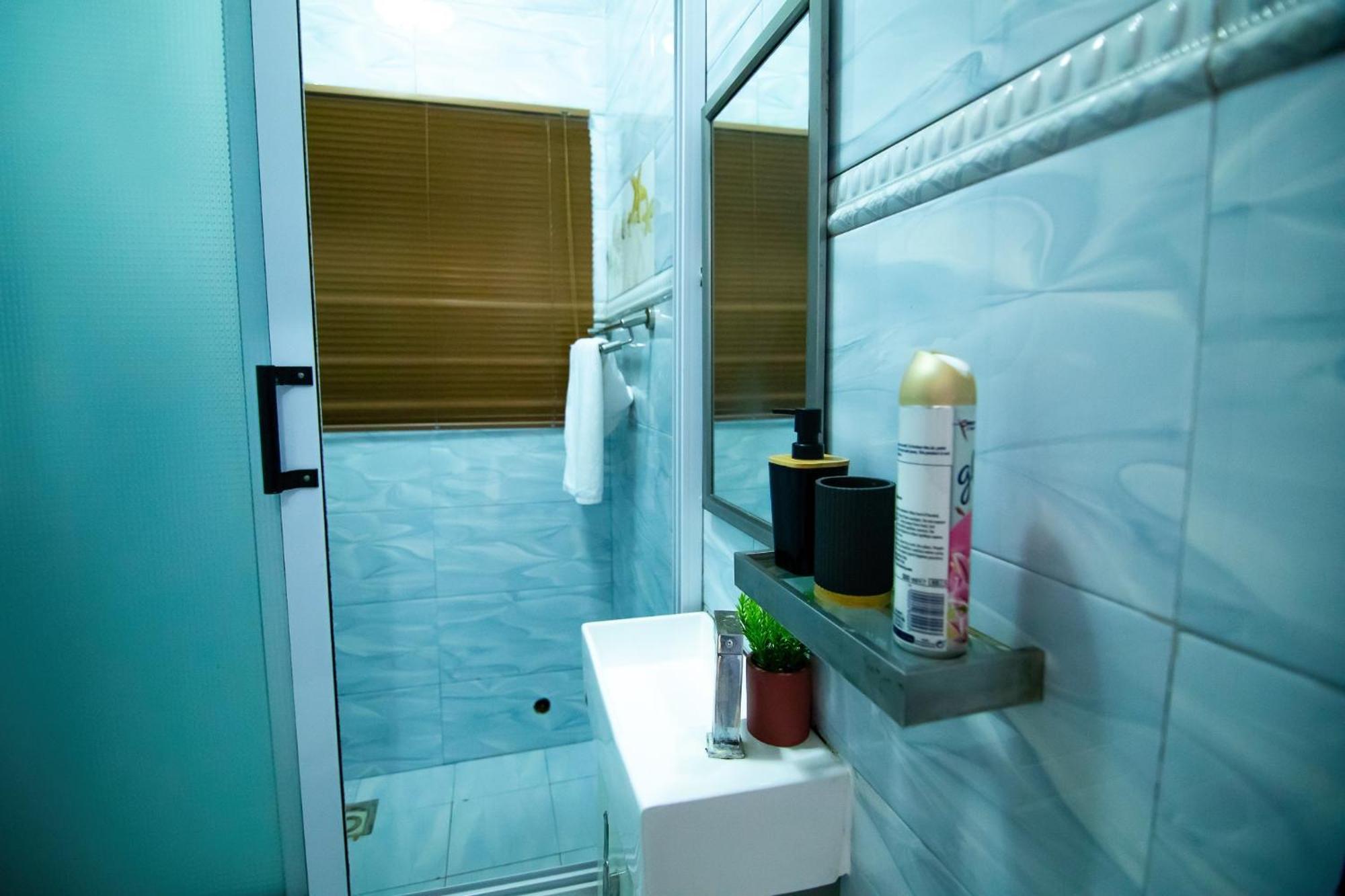 Stylish East Legon Apartment - Ac, Wi-Fi, Netflix Аккра Екстер'єр фото